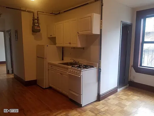 Rented by Allen Harris, LREB | media 10