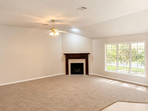 5th image of 3310 Elmcrest Dr