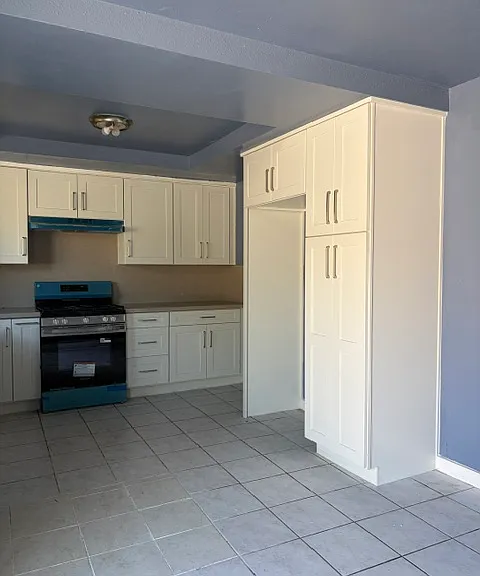 2125 S Salta St — Photo 2