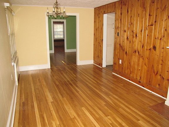 5th image of 2934 Westover Dr