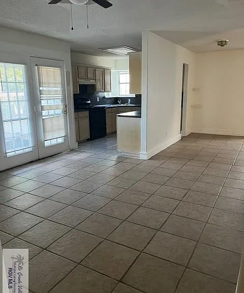 2714 E Mark Cir — Photo 12