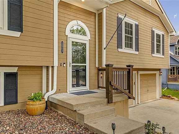2nd image of 2603 NE Springbrook St