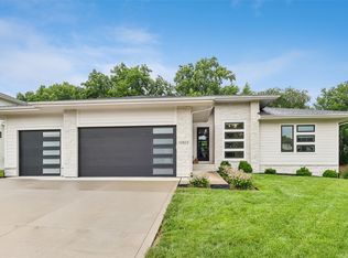 14415 Sheridan Ave, Urbandale, IA 50323