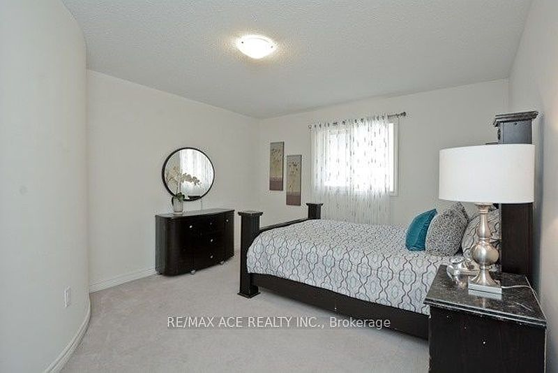 Ajax House for rent - 4 Bedrooms — photo 13