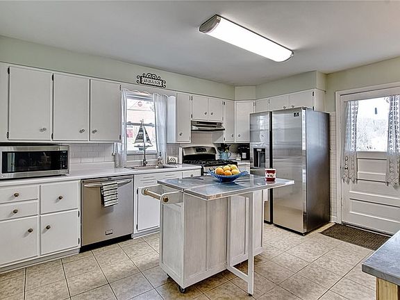 4th image of 414 Beaver St