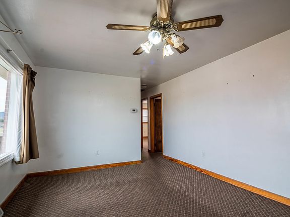 4th image of 719 Glenmore Dr