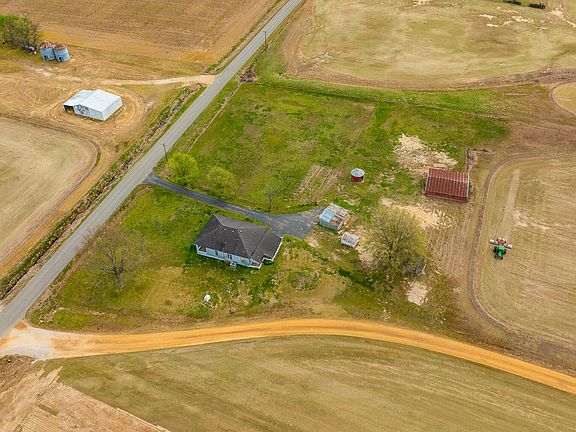 4th image of 76 New Bethlehem Rd