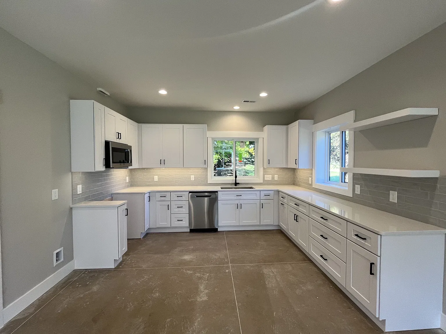 Beautiful New Construction 3 Bedroom, 2.5 Bathroom — Photo 3