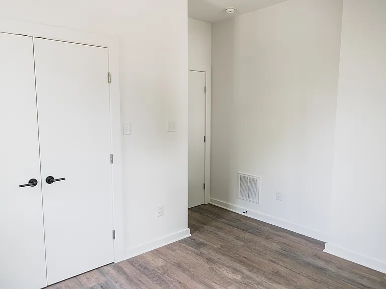 1260 Parkwood Ave — Photo 35