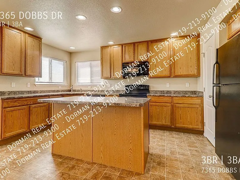 7365 Dobbs Dr — Photo 6