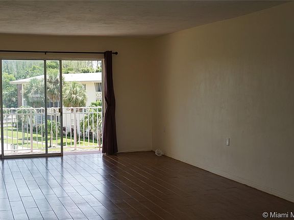 4th image of 1631 NE 114th St APT 301