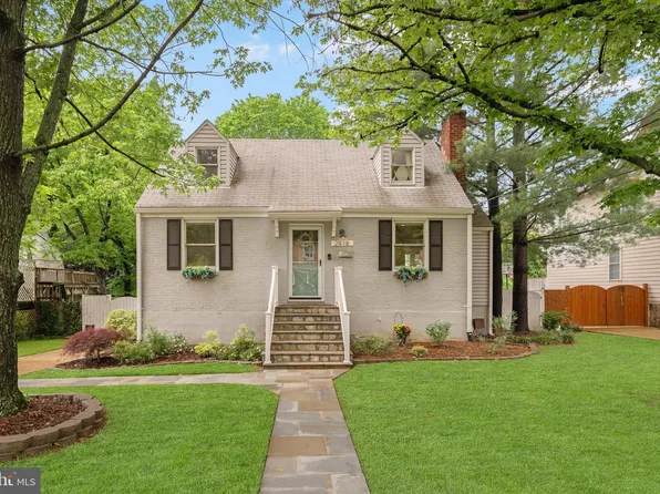 2918 Adams Pl, Falls Church, VA 22042