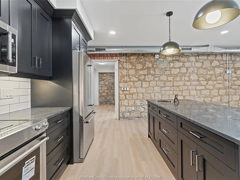 247 Brock St #101 — Photo 9