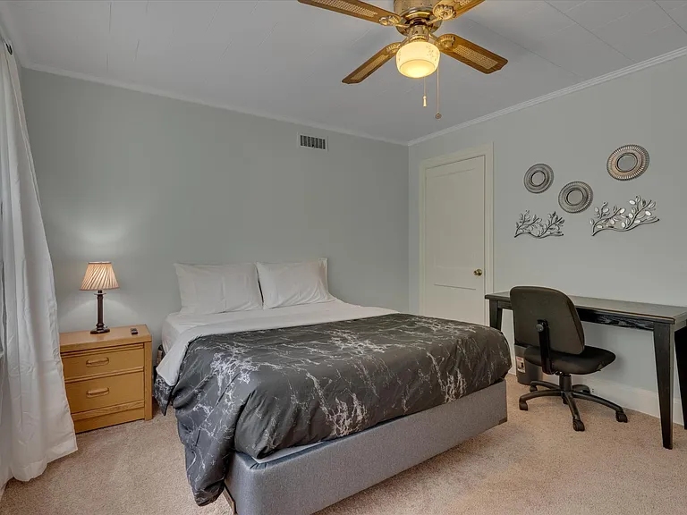 814 N Buchanan Blvd #B — Photo 17