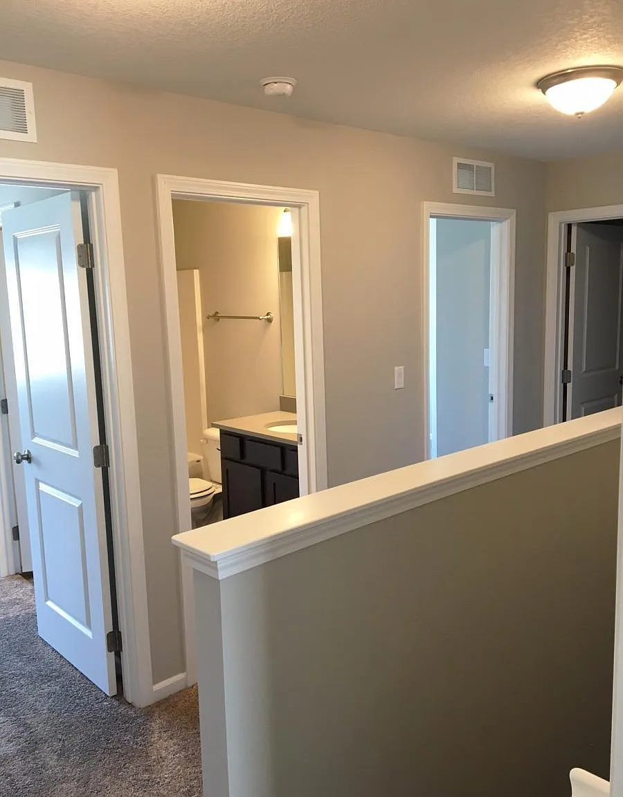 3 bed, 2.5 bath, 1550 sqft, $1,799 — Photo 4