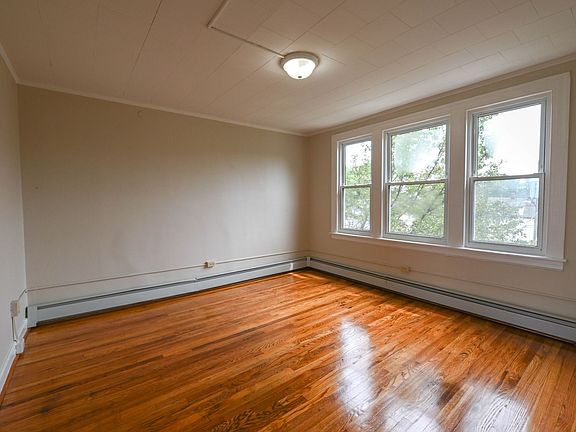 4th image of 31-33 Dorothy St #31C1