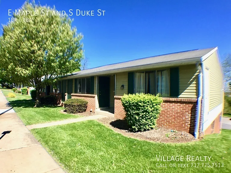 E Maple St — Photo 45
