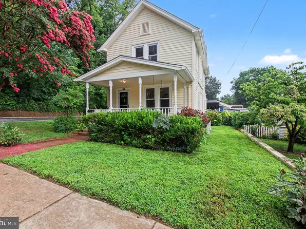 923 Monument Ave, Fredericksburg, VA 22401