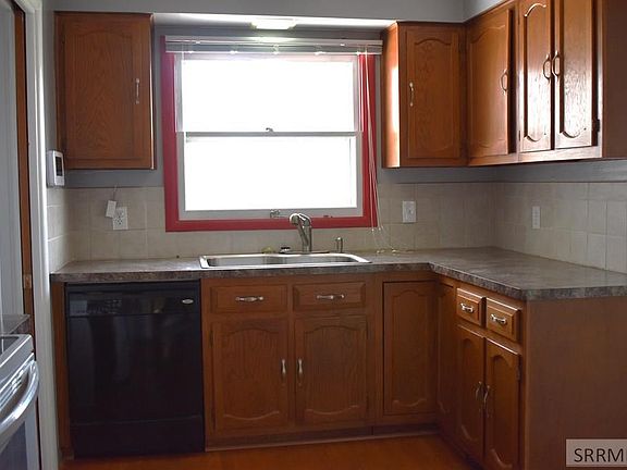2nd image of 995 Stanger Ave