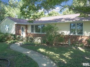 2181 McQueen Rd, Pleasant Plains, IL 62677