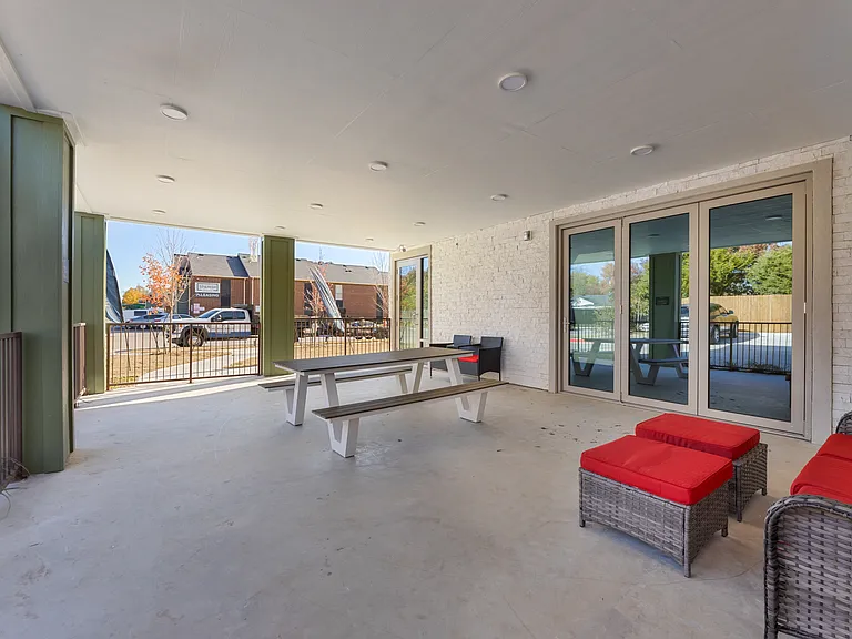 Bluffview Apartments — Photo 17