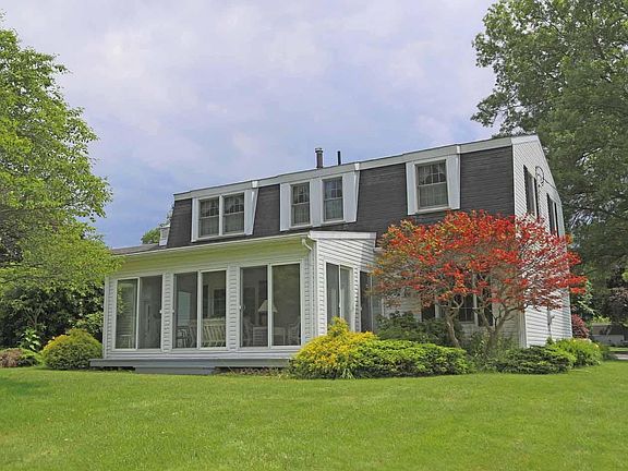 2nd image of 945 Everview Dr