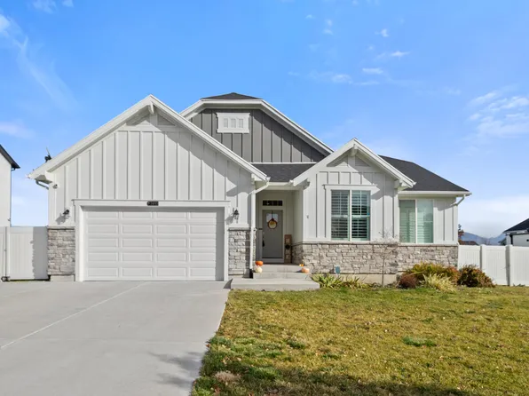 7493 S Lace Wood Dr, West Jordan, UT 84084
