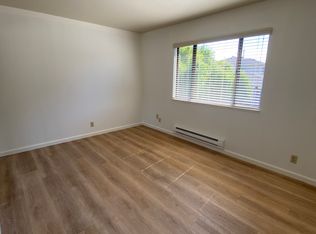 1135 5th St APT 10, Monterey, CA 93940