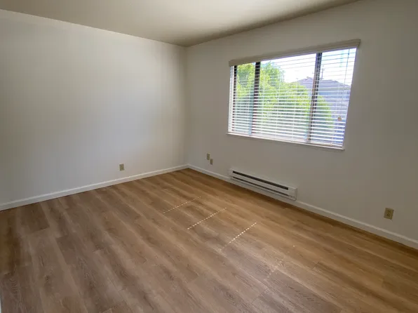 1135 5th St APT 10, Monterey, CA 93940