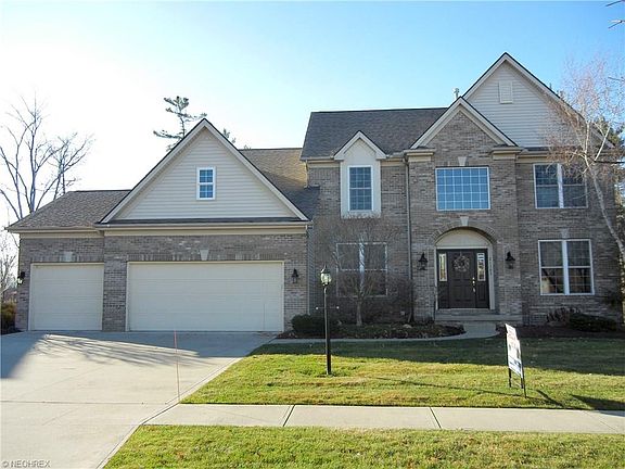 2nd image of 21385 Oakhurst Ln
