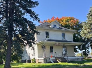 402 2nd St, Seaton, IL 61476