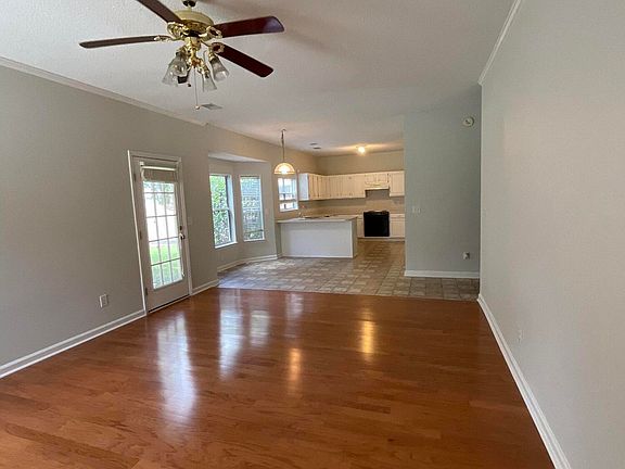 4th image of 8508 Stonebridge Dr
