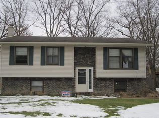257 Woodland Ln, Hobart, IN 46342