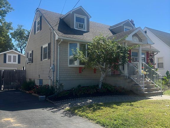 2nd image of 64 Waackaack Ave