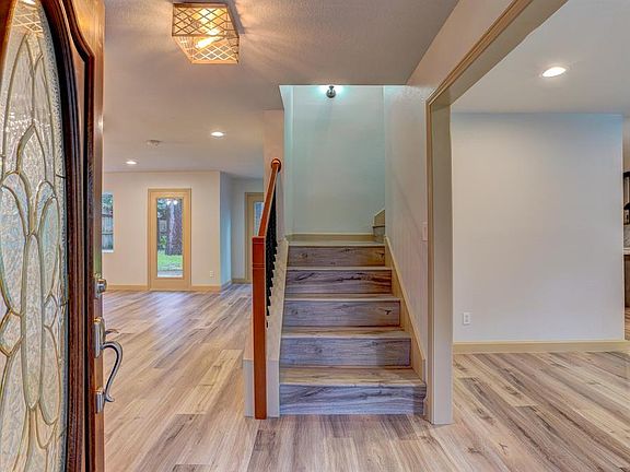 4th image of 2122 Hidden Creek Dr