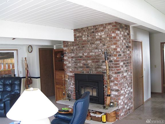 5th image of 100 N Tillicum Beach Ln