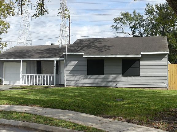 3rd image of 103 Alastair Dr