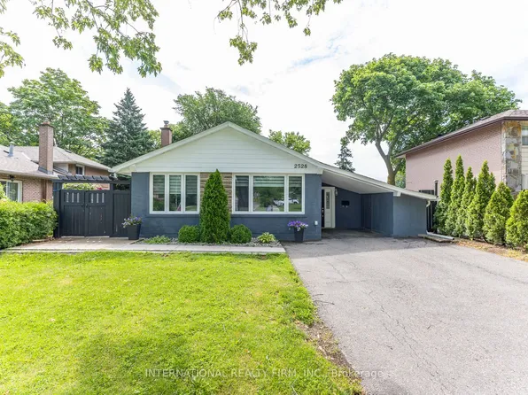 2528 Truscott Dr, Mississauga, ON L5J 2B5