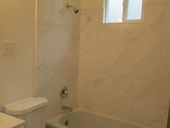 3rd image of 1261 Broderick St APT 105