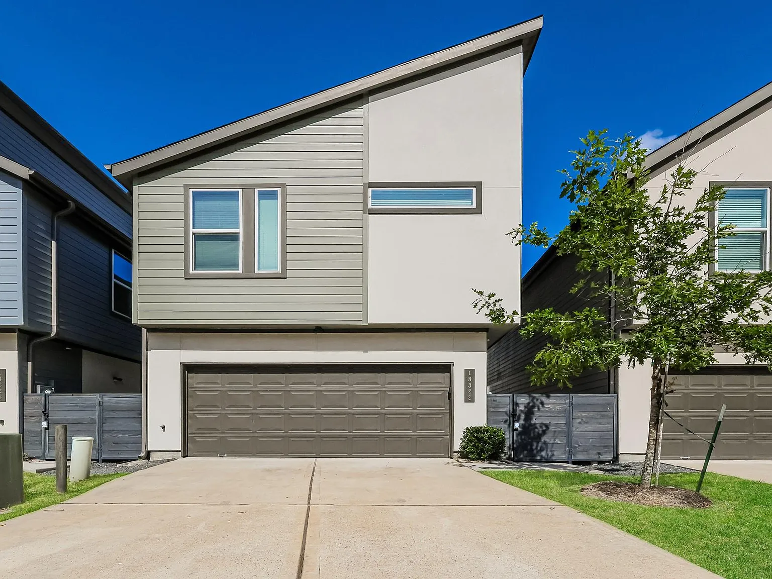 3 bed, 2.5 bath, 1619 sqft, $1,865 — Photo 1