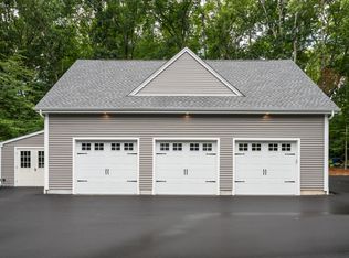 (Undisclosed Address), Guilford, CT 06437