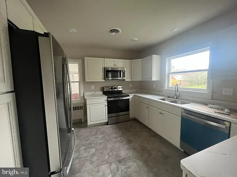 300 Harrison Ave — Photo 5