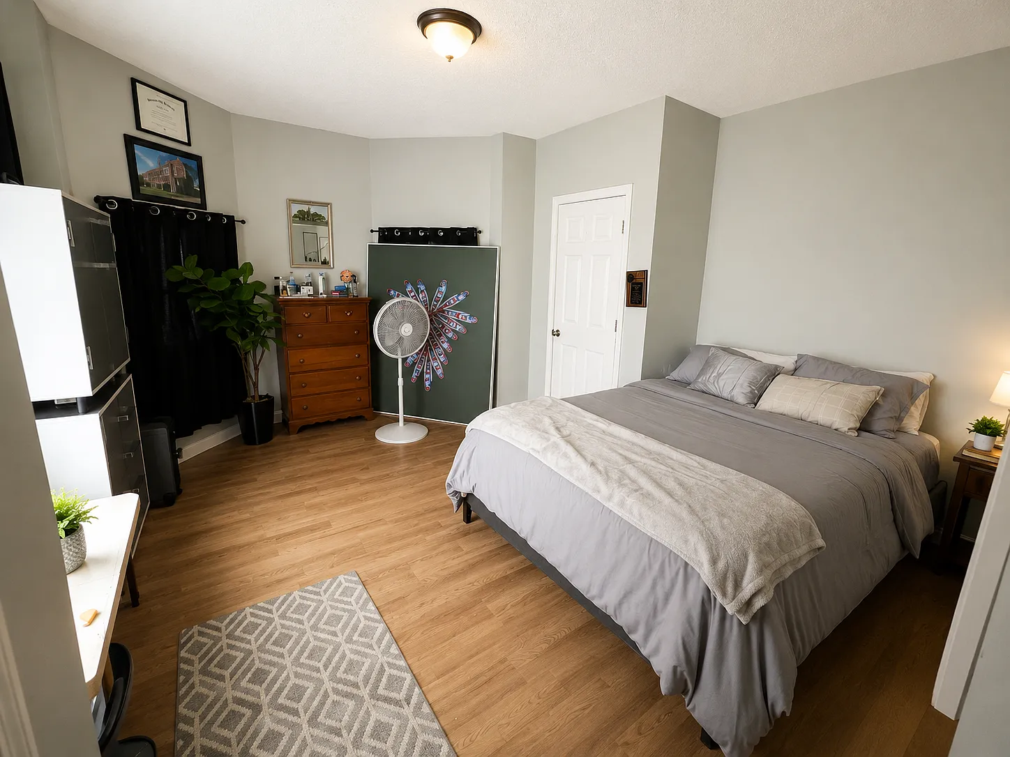 2 bed, 750 sqft, $2,100 — Photo 3