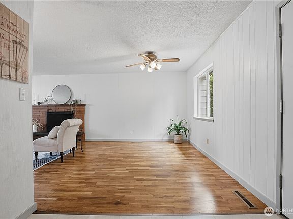 3rd image of 360 Tremont Street W