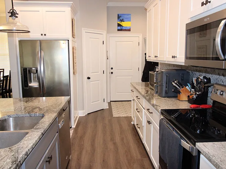 28 Redington Dr — Photo 7