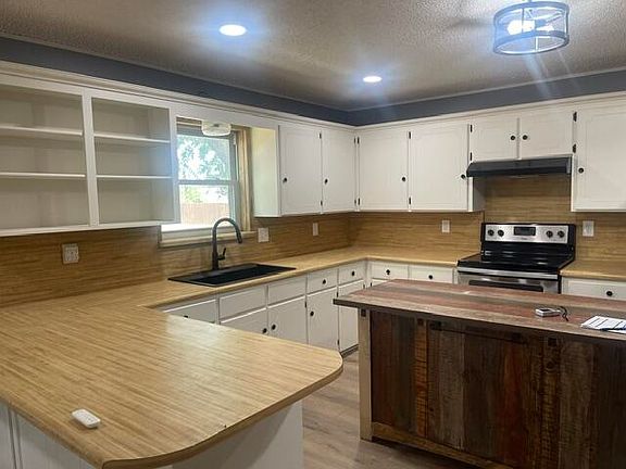 5th image of 1034 Cactus Ln