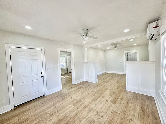 5th image of 712 Fremont Way