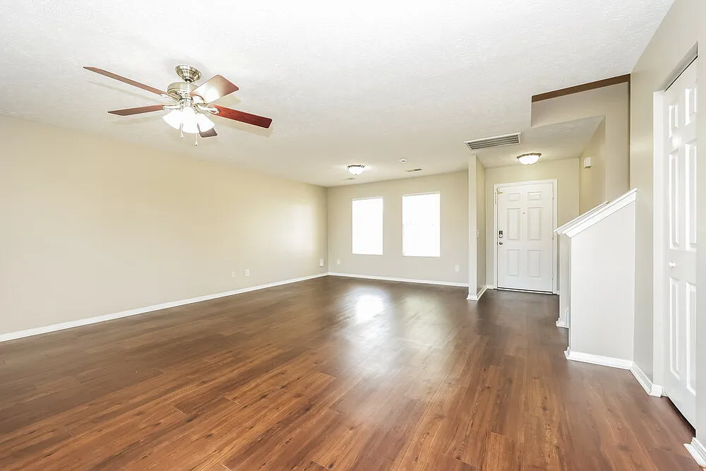 3 bed, 2.5 bath, 2112 sqft, $2,305 — Photo 4