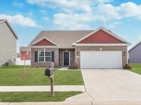 389 Longleaf Ln, Greenfield, IN 46140