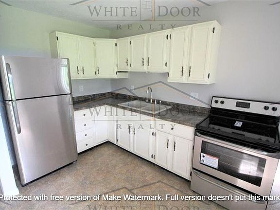 4th image of 300 Vicksburg Ln